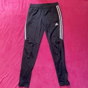 Size small, adidas track pants. Good condition.